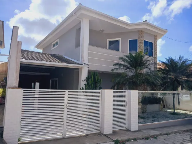 CASA COM PISCINA À VENDA NO CONDOMÍNIO DOS PÁSSAROS  CABO FRIO/RJ