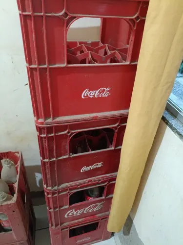 4 Engradados Coca-Cola com Garrafas de Vidro - Lote<br>