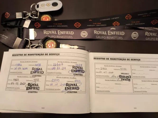 Vendo moto muito nova, segundo dono. Contato *