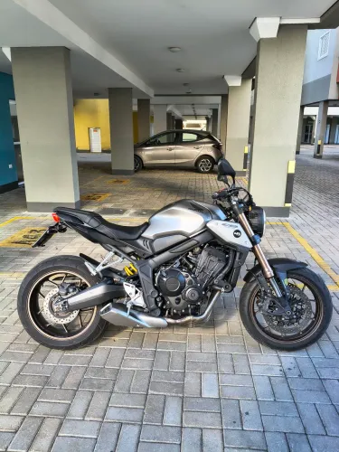 Vendo Honda Cb650 r 2021 - 19.500km