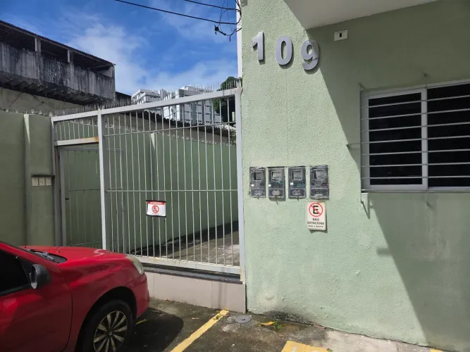 Graças alg casa condominio fechado 2 qts novo porcelanato sem taxa condominio