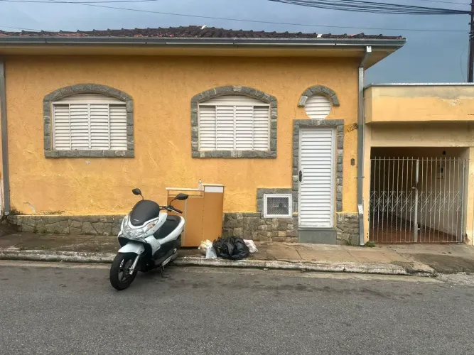 Imóvel para aluguel tem 100 metros quadrados com 3 quartos em Santo Antônio - Pouso Alegre