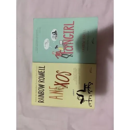 Livros Anexos e Fangirl