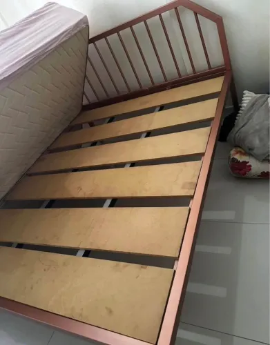 Cama modelo industrial 