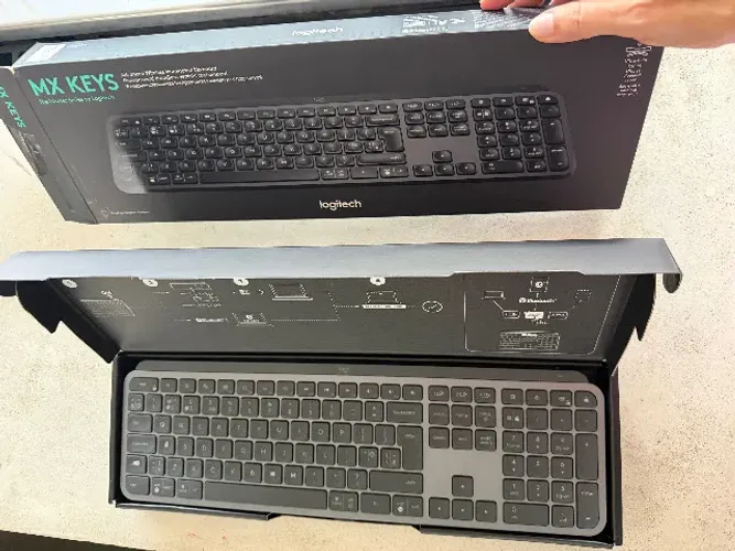 Teclado Logitech MX KEYS sem fio USB