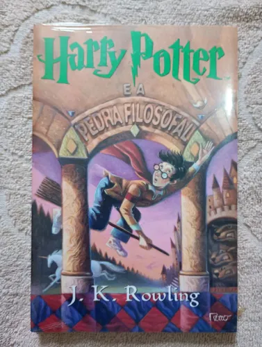 Livro Harry Potter e a Pedra Filosofal