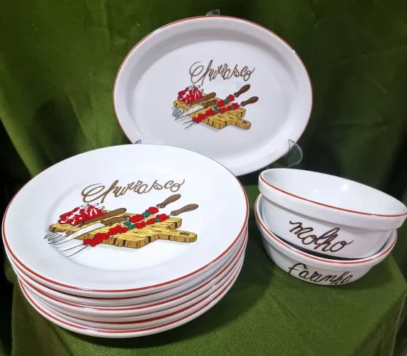 JOGO PARA CHURRASCO DE PORCELANA REAL BRASIL ANOS 80 NOVO