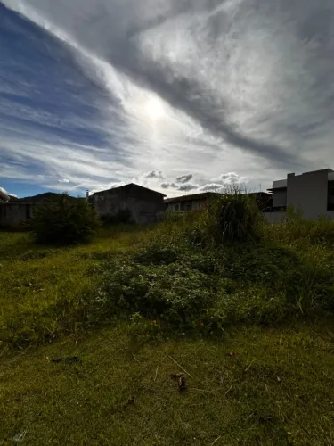 TERRENO EM MATINHOS 352M² - BAIRRO BOM RETIRO - ATERRADO - FINANCIA - MATINHOS