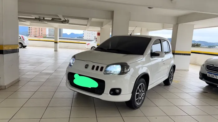 Fiat Uno Sporting 1.4 EVO Fire Flex 8V 4P 2012