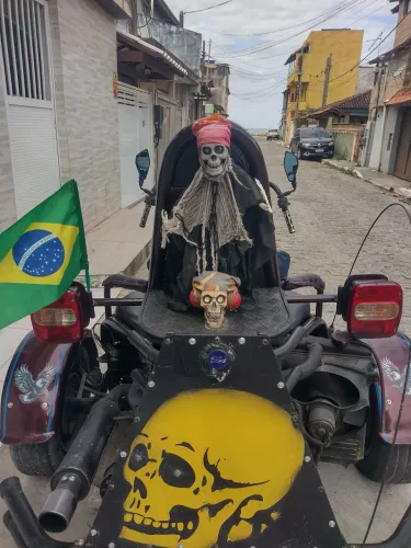 TRICICLO QUASE NOVO, LINDOOOOOOOOOOOO