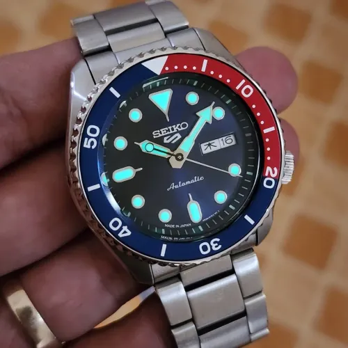 Seiko 5 Sport Pepsi 