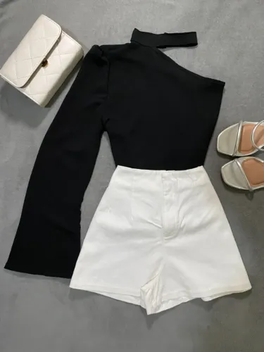 Blusa Um Ombro Só com Manga Longa Preta Tamanho P