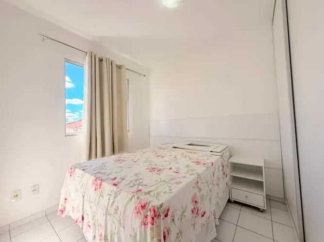 Apartamento mobiliado com 2/4 localizado no bairro SIM, próximo a Unex