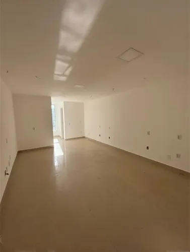 ALUGO SALA COMERCIAL NO BUSINESS CENTER