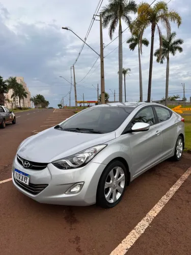 Hyundai Elantra GLS 1.8 16V Aut. 2012