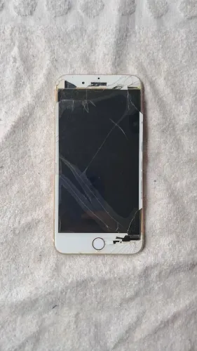 iPhone 7 Plus Original Quebrado (Para Peças ou Conserto)