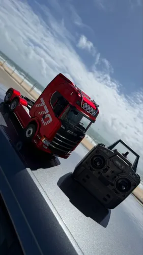 Scania 770 de controle remoto