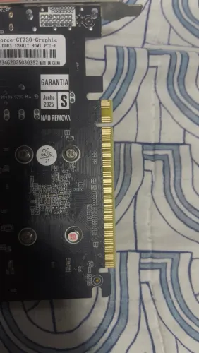 Placa de video GT730 4GB