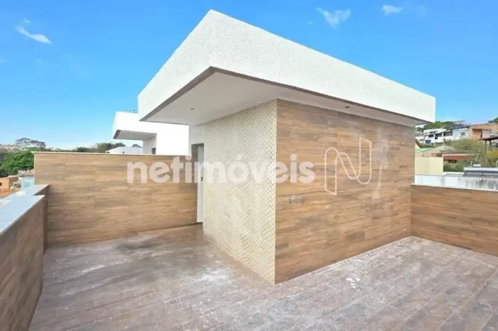 Cobertura à venda de 3 quartos, suíte e 3 vagas no Candelária/MG