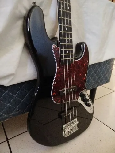 Baixo Gianini - Amplificador Borne