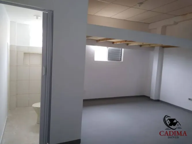 Casa comercial com 02 suites e 14 salas proximo metro Gilhermina!