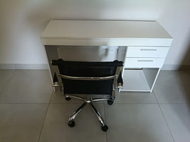 Escrivaninha + Cadeira