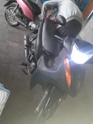 Vendo Honda biz 100/2014 5.000$