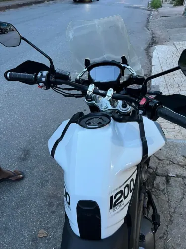 Tiger 1200 muito conservada só pega e viajar vendo com os baú e sem os baú 