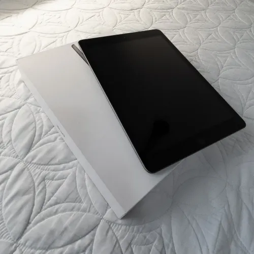 Apple IPad 7 (sete/sétima) geração - 32 GB - ÚNICO DONO