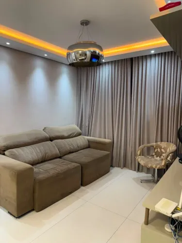 Excelente apartamento semi mobiliado, com 90 m² de área privativa no bairro Rebouças.