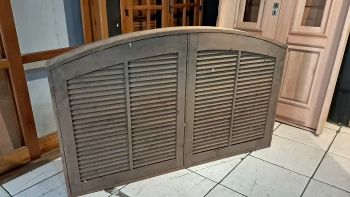 Janela Veneziana abrir/abrir madeira itauba 100x160mt