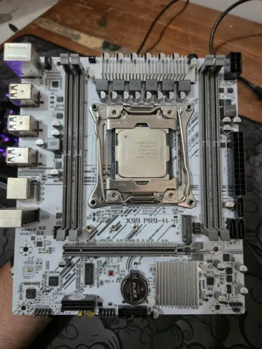 Kit Xeon 2680v4 + x99 + 16G ddr4 4x4 3200mhz ( verdinhas )