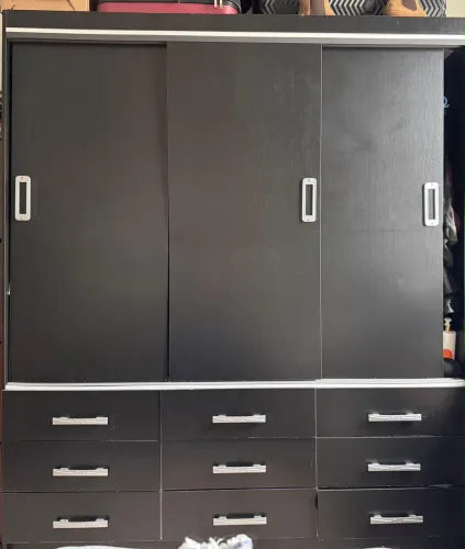Guarda roupa semi novo