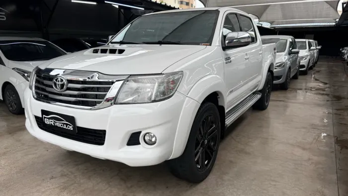 Toyota Hilux CD SRV D4-d 4X4 3.0 TDI Diesel AUT 2015