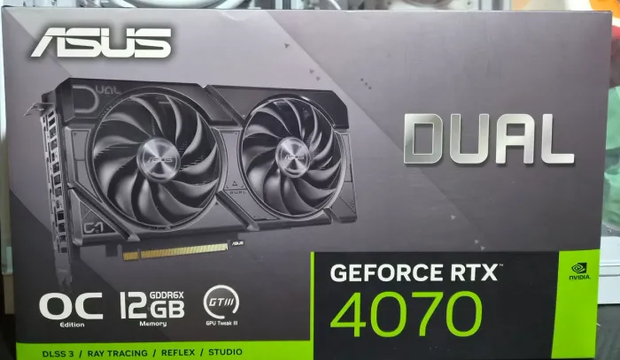RTX 4070 12GB, Pego Placa Inferior.