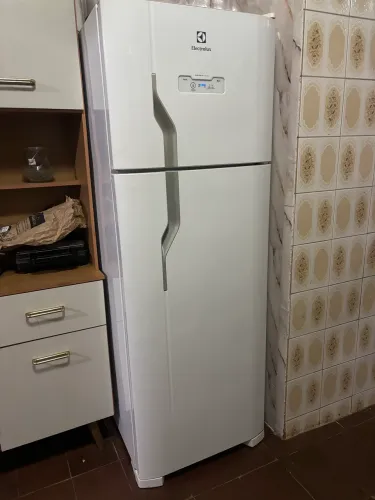 Geladeira Electrolux Frost Free 371L