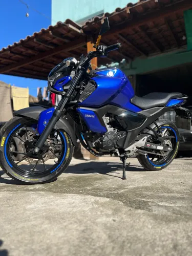 Yamaha FZ 15 2024 Azul Bem conservada, Pouco KM,
