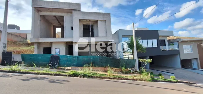 Condomínio Vivenda das Pitangueiras - Casa em construção no condomínio Vivenda das Pitangu