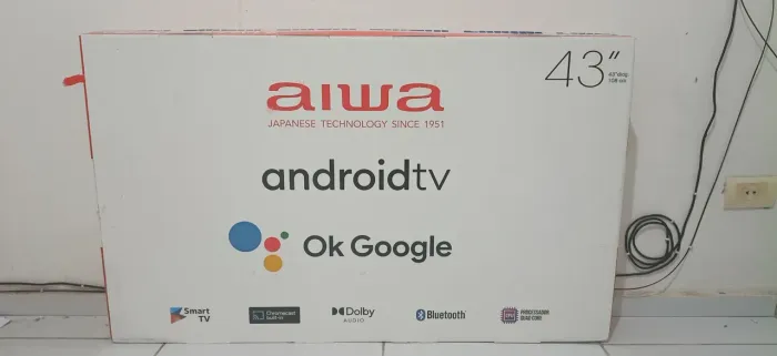 Vendo uma Smartv Aiwa 43 polegadas com controle.. Lacrada