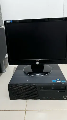 Computador com monitor
