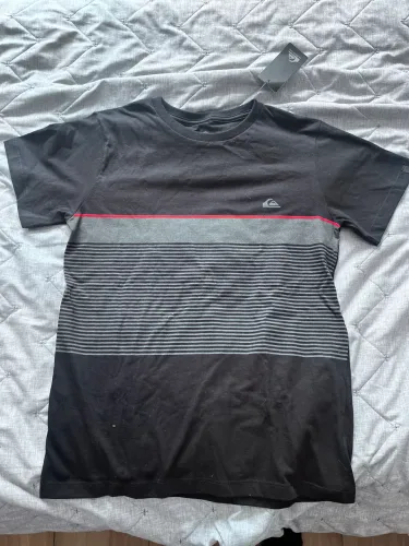 Camiseta QuikSilver infantil - com etiqueta