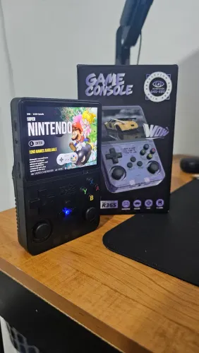 R36s console portatil. Vídeo game