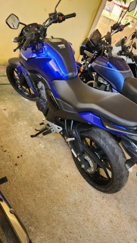 Vendo FZ15 muito nova