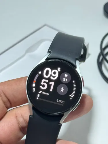 Galaxy Watch FE (pouquíssimo uso, acompanha caixa)