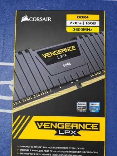 MEMÓRIA CORSAIR VENGEANCE DDR4 16GB
