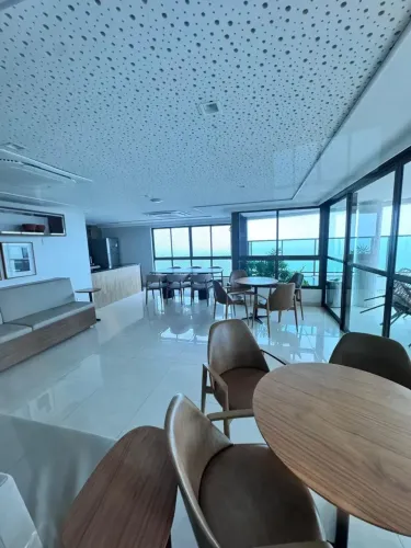 SOFISTICAÇÃO, MODERNIDADE E O PRIVILÉGIO DE VIVER A 100 METROS DO MAR NO PINA