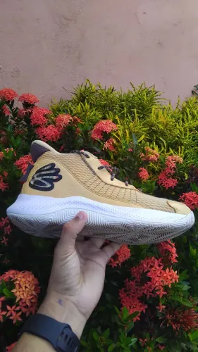 Tênis de basquete 3z7