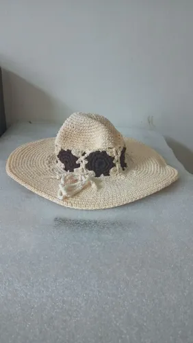 Lindo chapéu de trico para praia/piscina