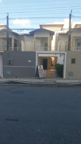 Sobrado para venda tem 140 metros quadrados com 4 quartos em Mondubim - Fortaleza - CE