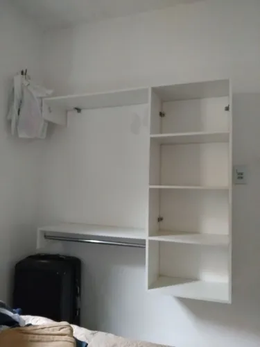 Aparador de roupa